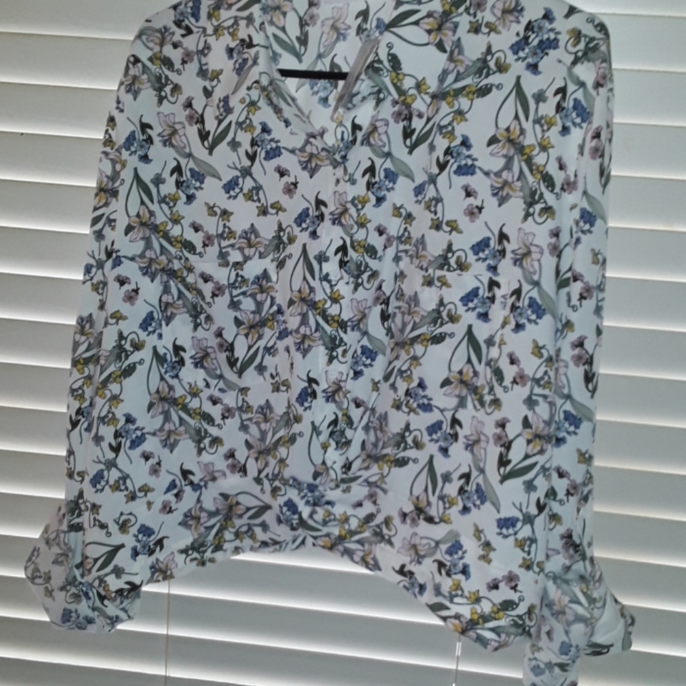 Crop style blouse by NY&C NWT XXL.